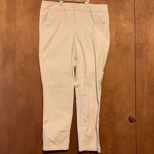 Ann Taylor Light Beige Ankle Pants- size 6